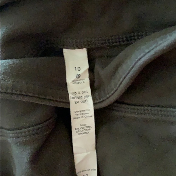 2 pairs Lululemon Wunder under Crops. Size 10 - Picture 2 of 3